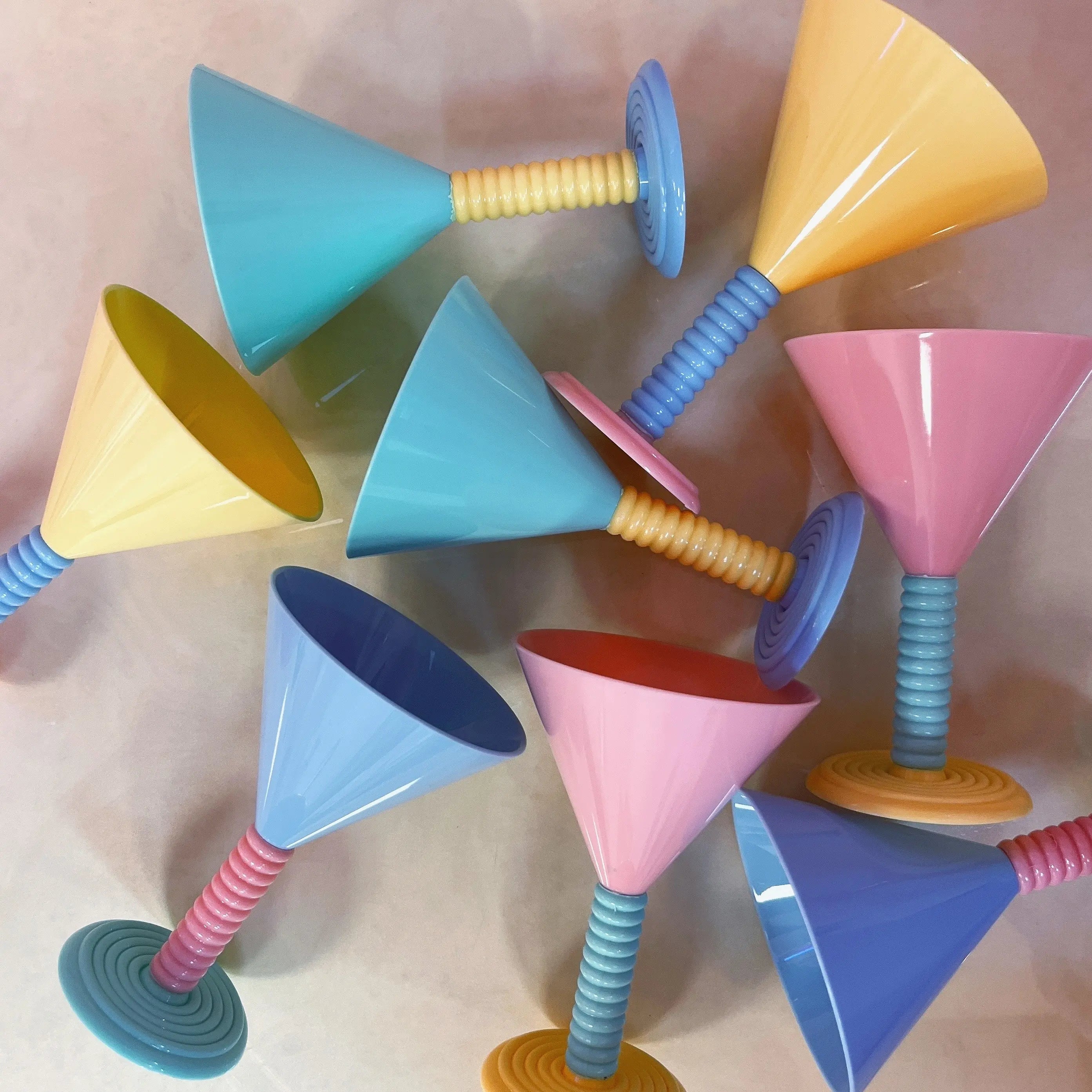 Service de 8 coupes à glace pastel tricolore, Memphis Design