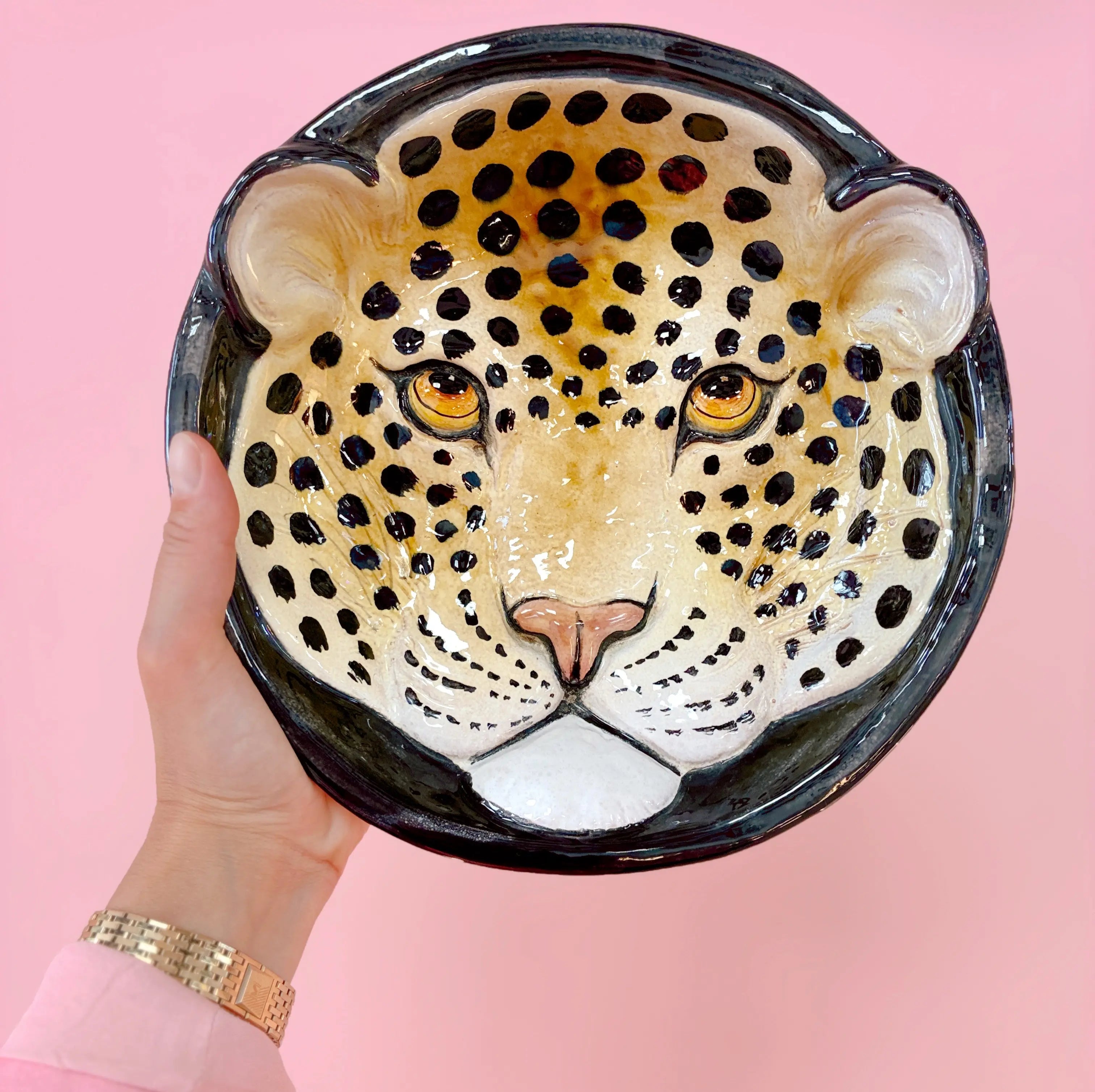 Bestiaire félin, ensemble de cinq coupes en céramique italienne peintes à la main, années 70