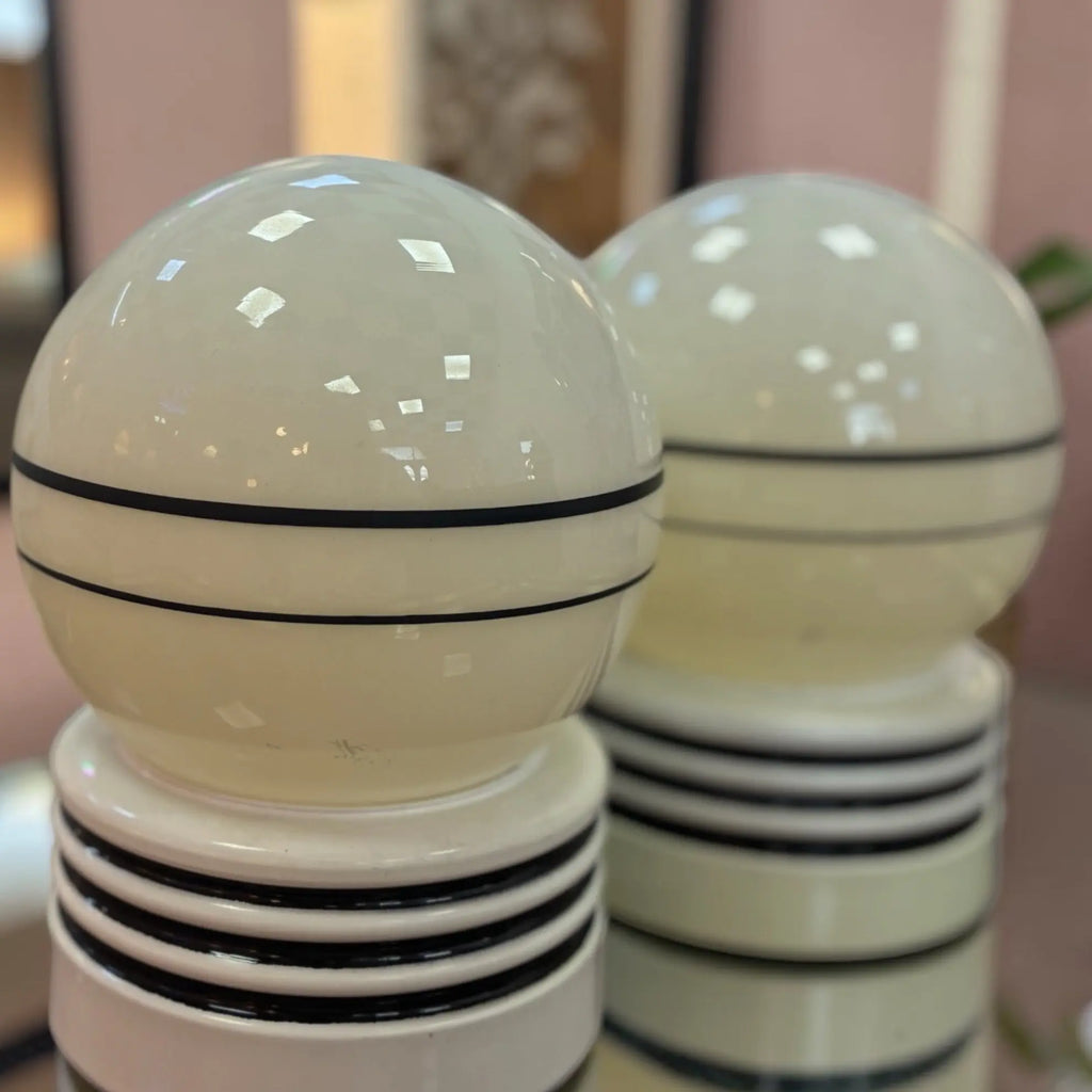 Paire de lampes Space Age italiennes, globe opalin, années 80
