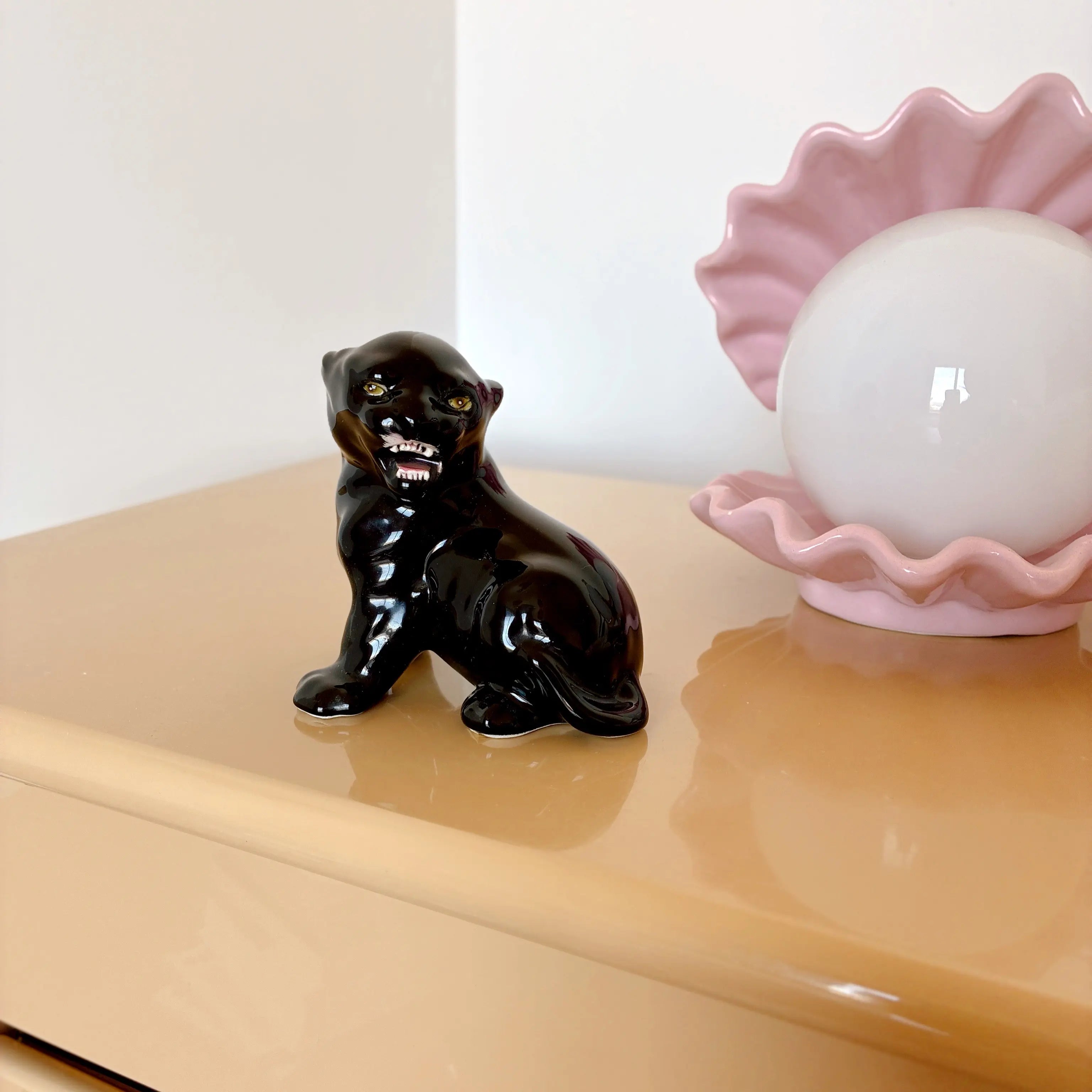 Statuette panthère noire rugissante, céramique vintage, Italie années 70, peinte à la main