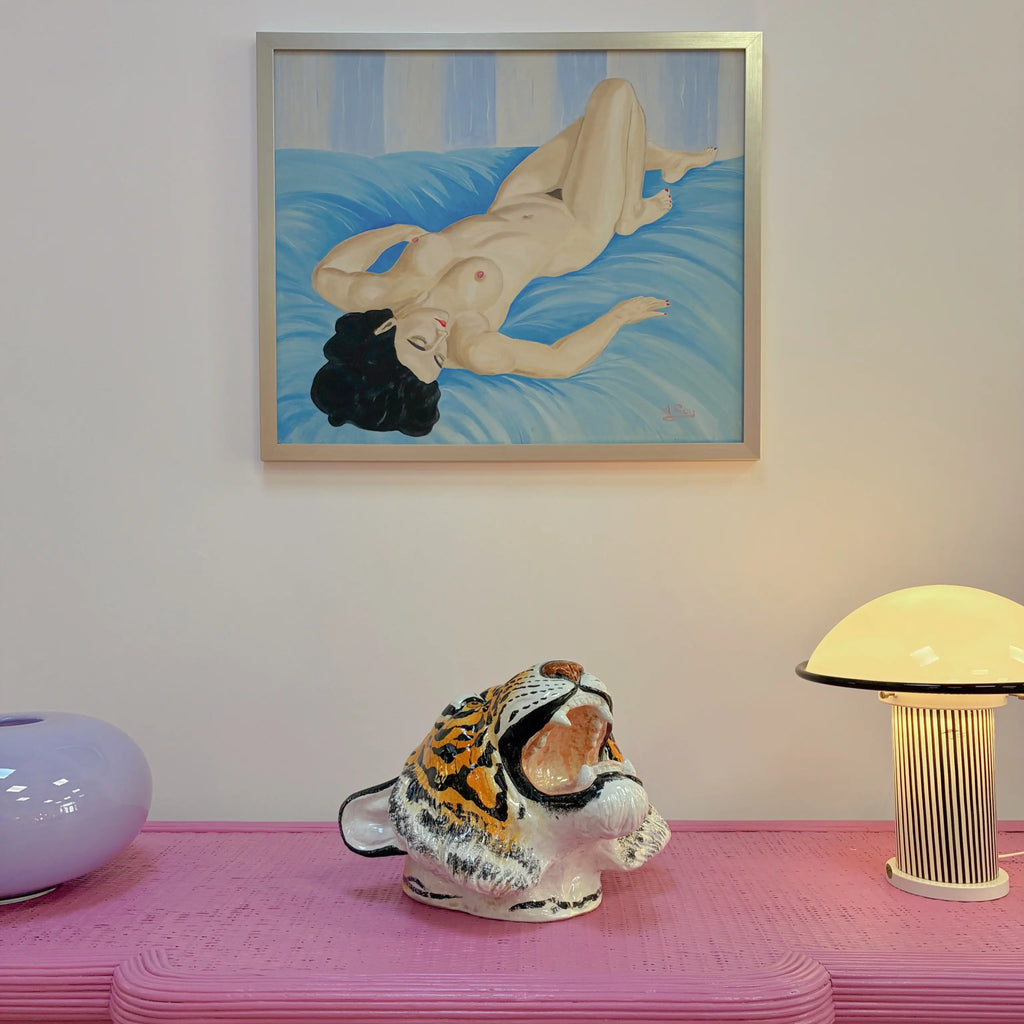 Peinture nue vintage, femme allongée, huile sur toile signée A. Rey, cadre argenté