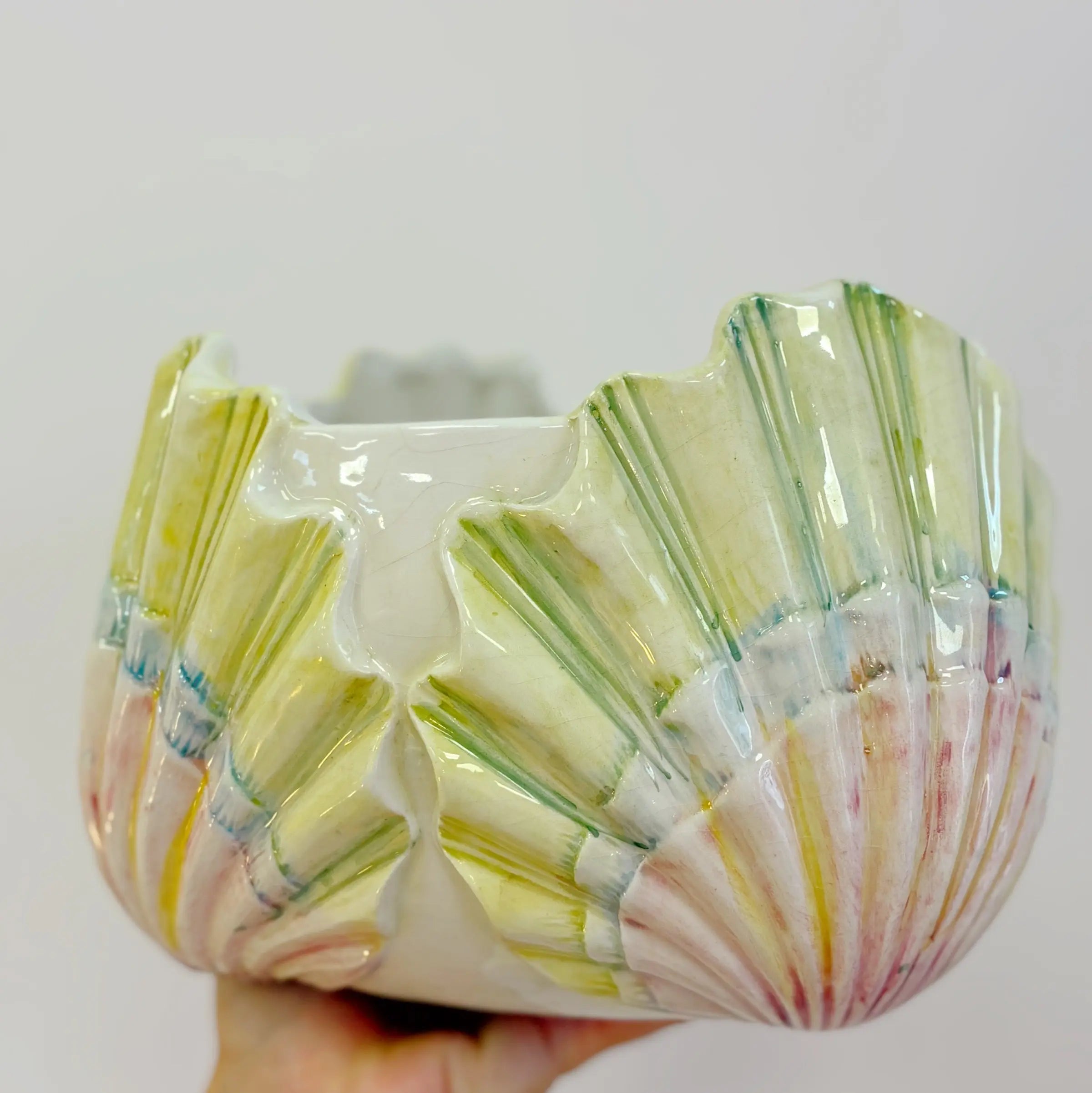 Cache-pot vintage coquillage, céramique peinte à la main, dégradés pastel, années 70
