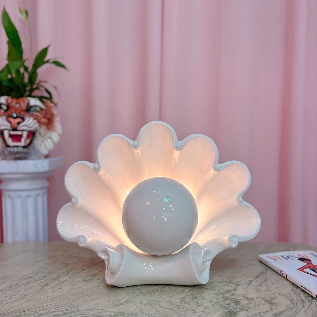 Grande lampe coquillage vintage italienne en céramique blanche, globe perle, années 70