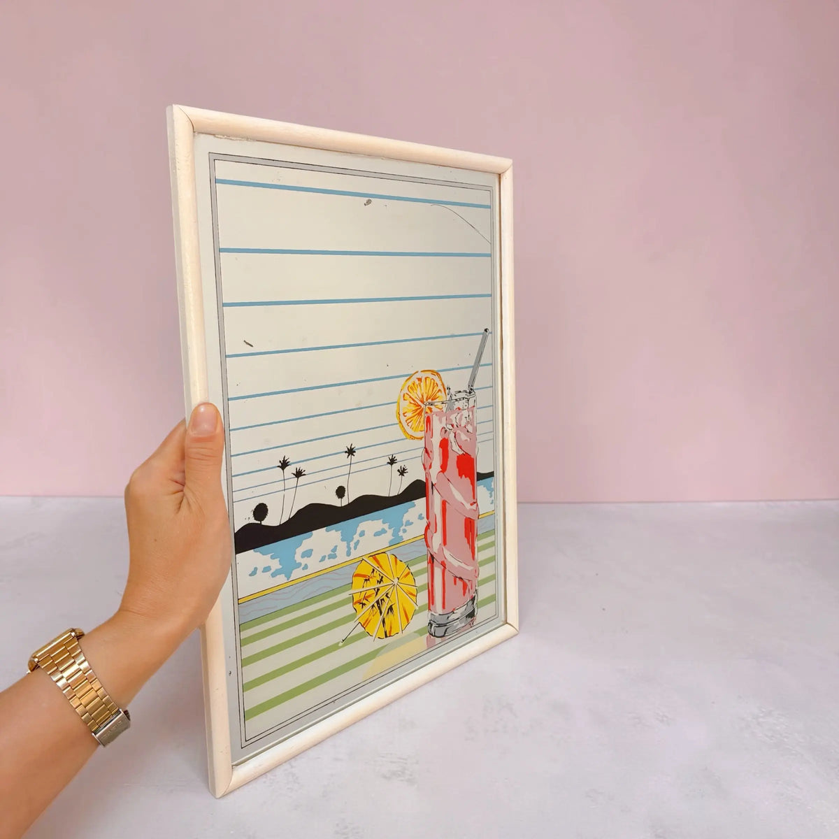 Miroir vintage sérigraphié années 80, cocktail et palmiers, cadre en bois blanc
