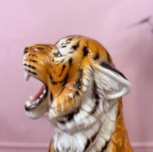 Load image into Gallery viewer, Tigre en Céramique Émaillée – Italie, Années 80
