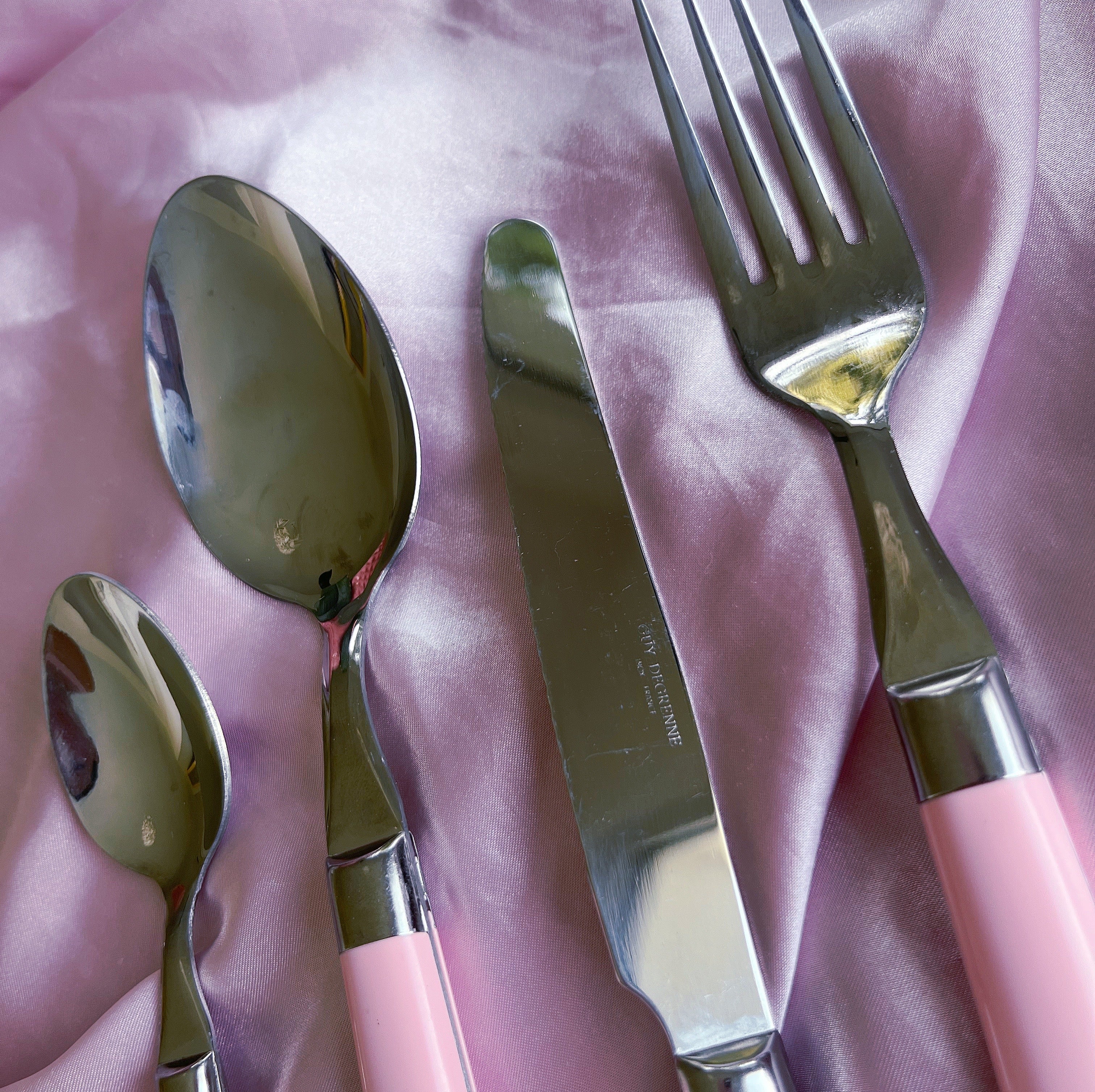 Set de 24 couverts rose Guy Degrenne – Made in France - Années 80