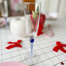 Charger l&#39;image dans la galerie, Flutes en cristal bleues
