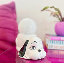 Load image into Gallery viewer, Lampe Chien et globe opalin – Années 80
