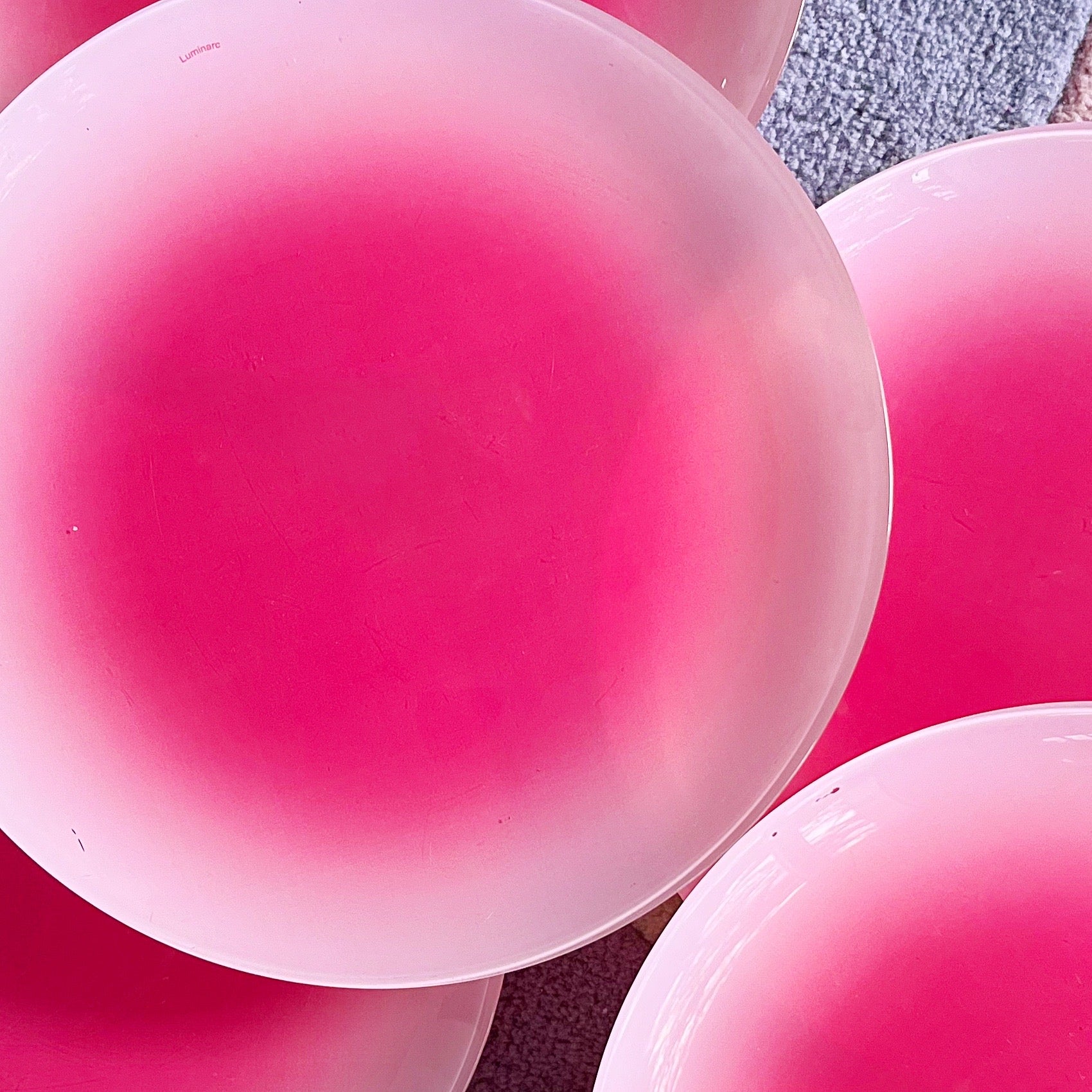 Assiettes gradient rose