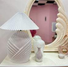 Load image into Gallery viewer, Lampe coquillage Art Deco made in Italy
