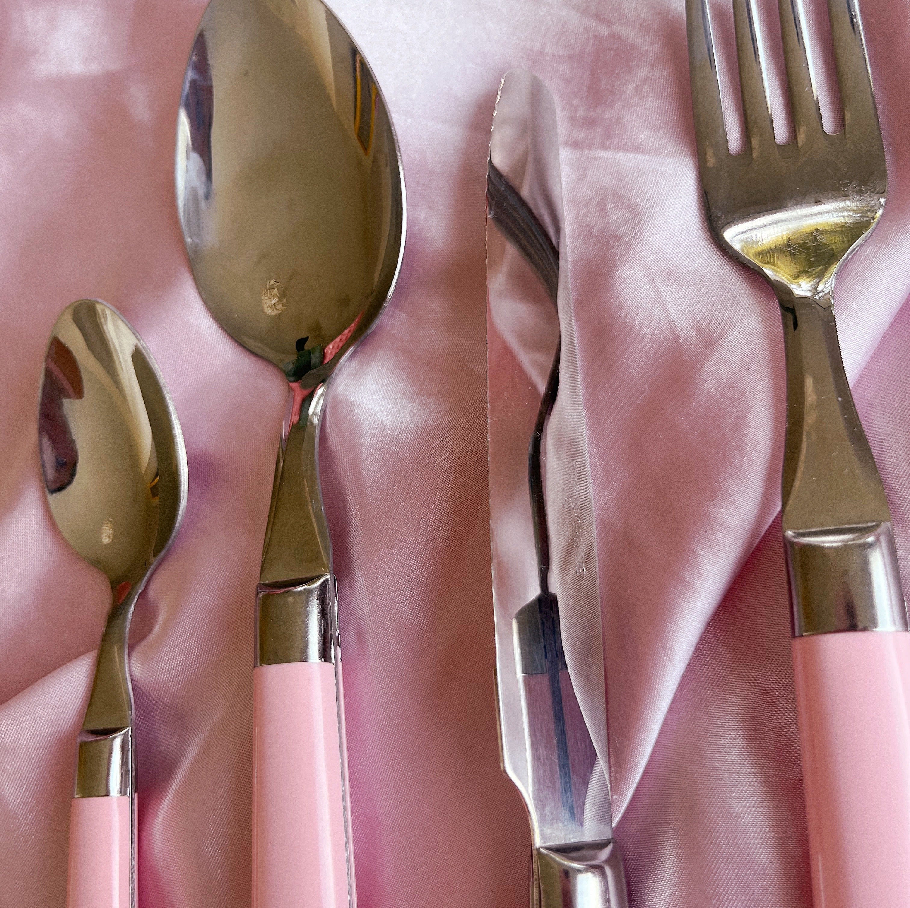 Set de 24 couverts rose Guy Degrenne – Made in France - Années 80