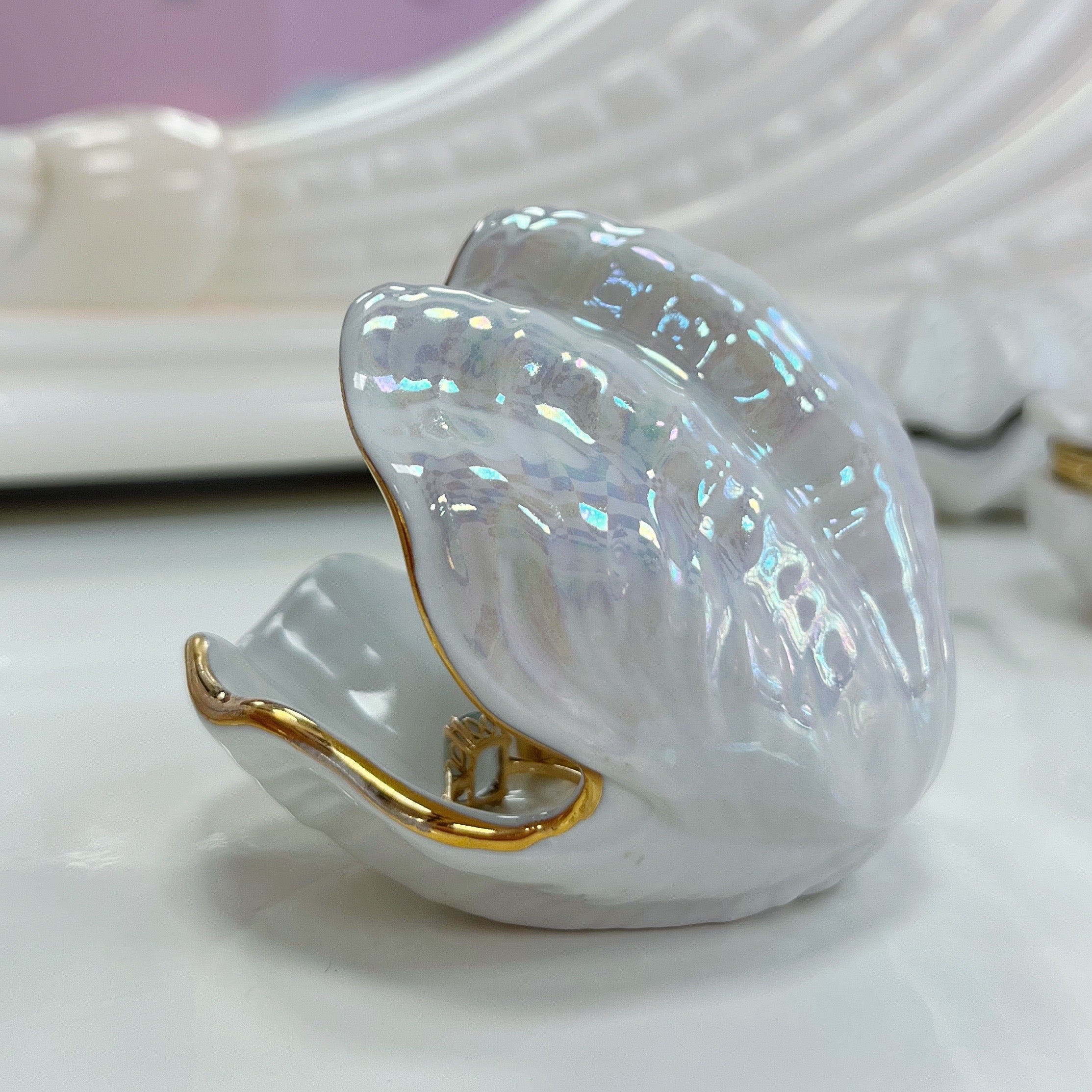 Coupelle coquillage iridescente et dorures