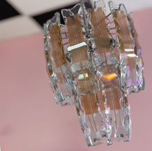 Load image into Gallery viewer, Lustre italien en verre ciselé, Fontana Arte, années 70
