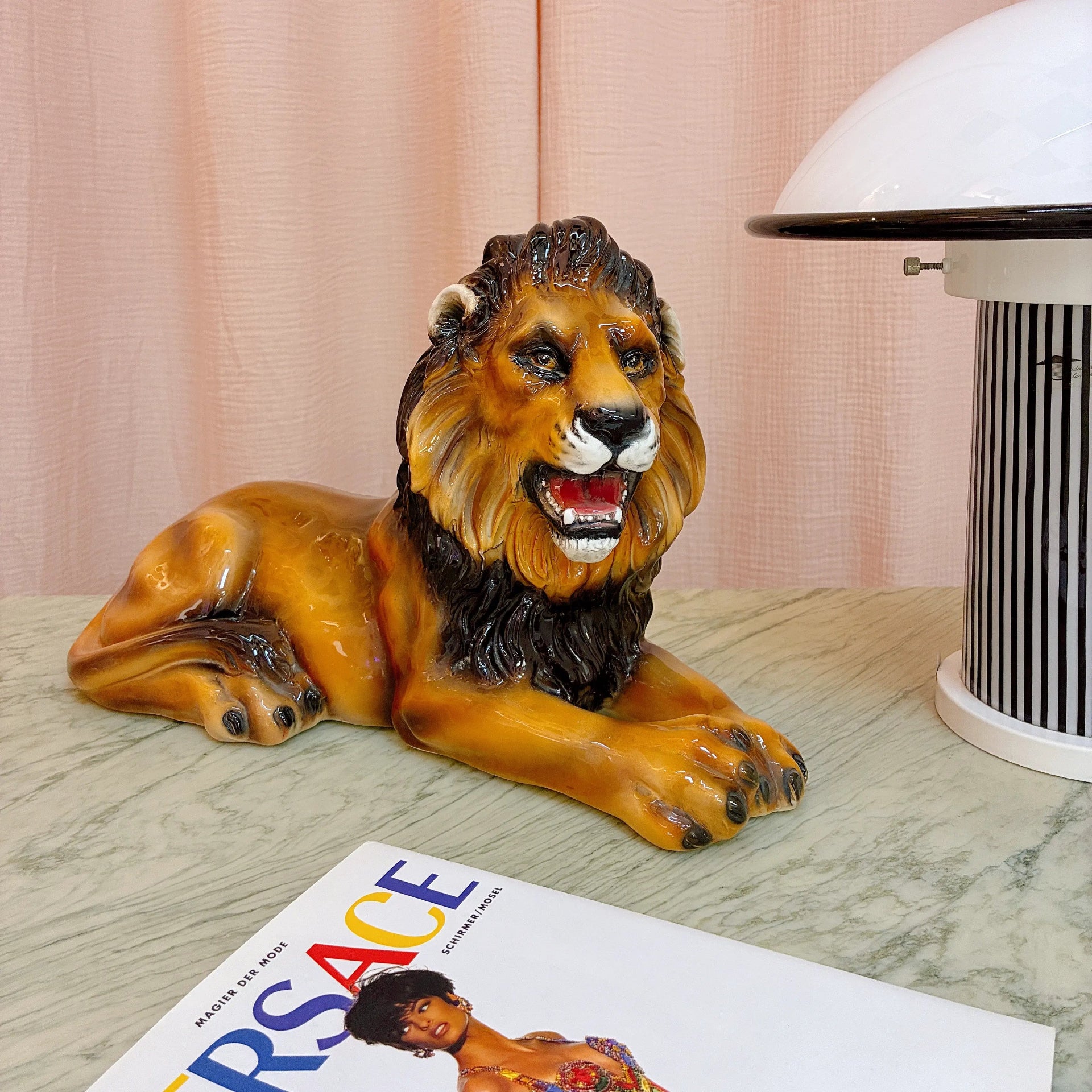 Statue de lion en céramique émaillée italienne, vue arrière