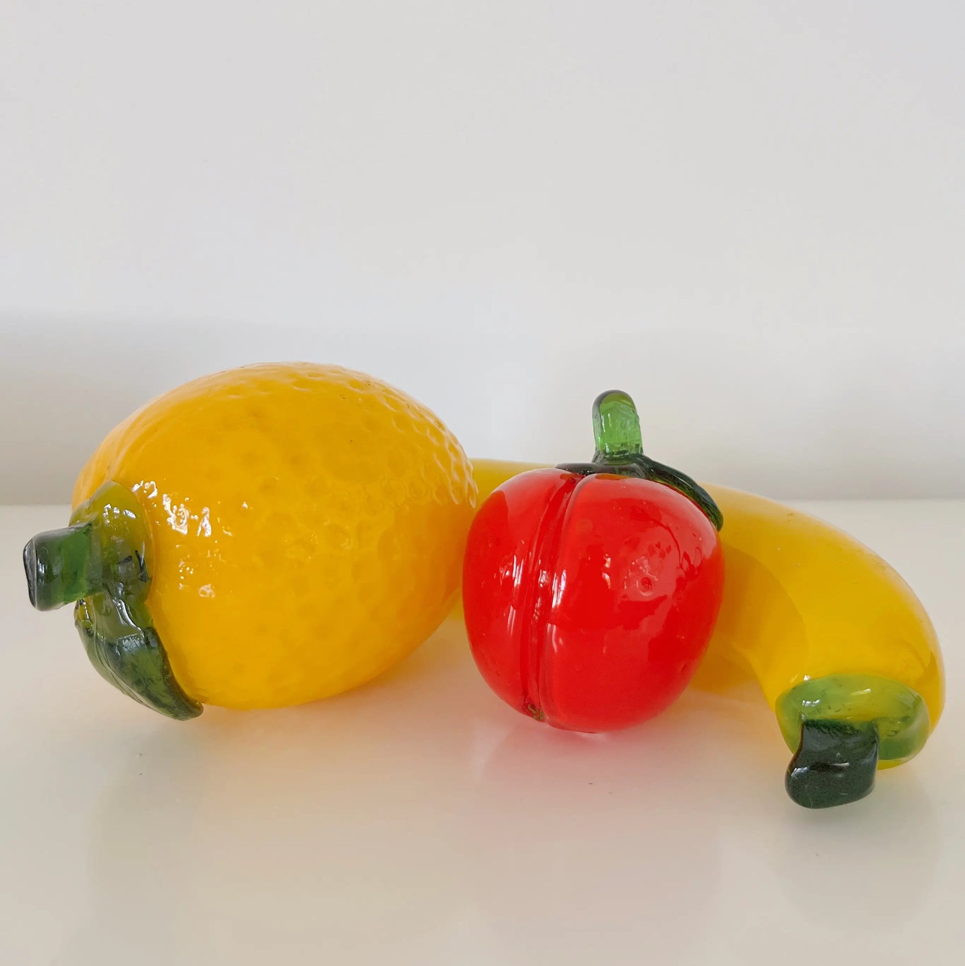 Fruits en verre de Murano soufflé vintage années 70, ensemble banane, citron et pêche.