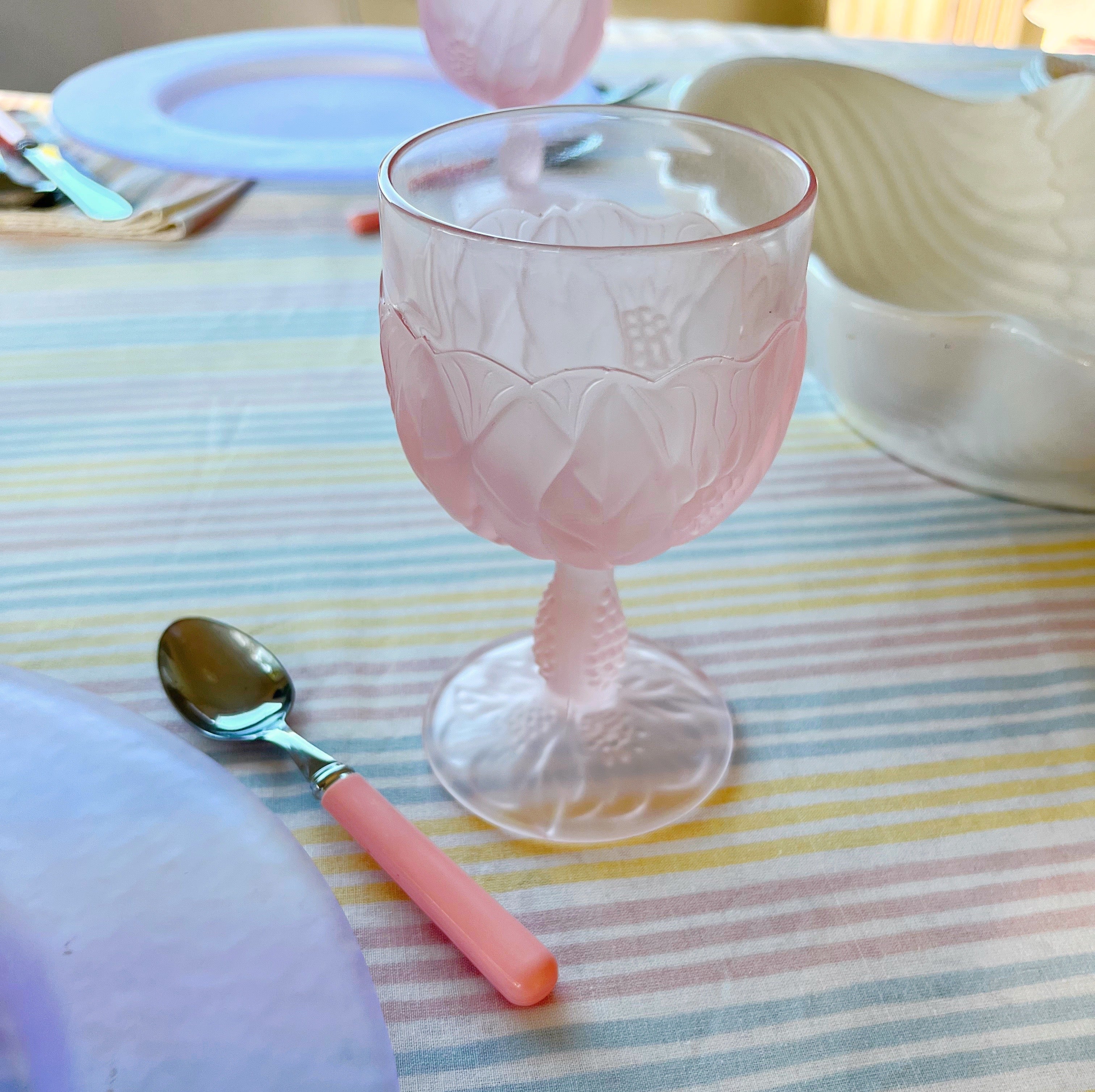 Verres vintage rose pastel motif floral