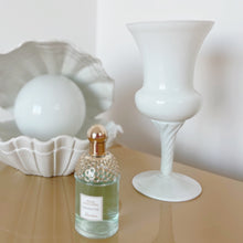 Load image into Gallery viewer, Vase en opaline de Florence
