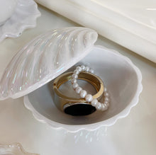 Load image into Gallery viewer, Grande boîte coquillage Made in Italy 80s
