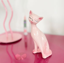 Load image into Gallery viewer, 70&#39;s pink ceramic cat
