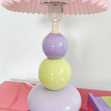 Load image into Gallery viewer, Almond &amp; lilac two-flavor lamp
