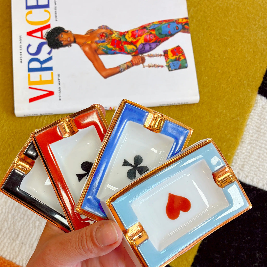 Set de 4 cendriers en porcelaine de Limoges cartes à jouer dorures, années 70