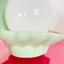 Load image into Gallery viewer, 80&#39;s vintage pastel shell lamp
