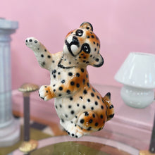 Load image into Gallery viewer, Statuette bebe panthère en céramique émaillée – Italie, années 80
