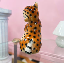 Load image into Gallery viewer, Statuette bebe panthère en céramique émaillée – Italie, années 80
