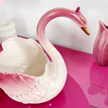 Load image into Gallery viewer, Cache-pot cygne rose iridescent
