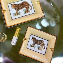 Load image into Gallery viewer, Cendrier panthère en porcelaine - Petit format-années 80
