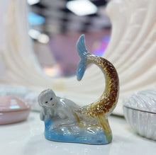 Load image into Gallery viewer, Statuette sirène iridescente – Brésil, années 60
