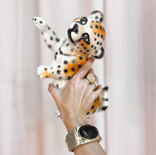 Load image into Gallery viewer, Statuette bebe panthère en céramique émaillée – Italie, années 80
