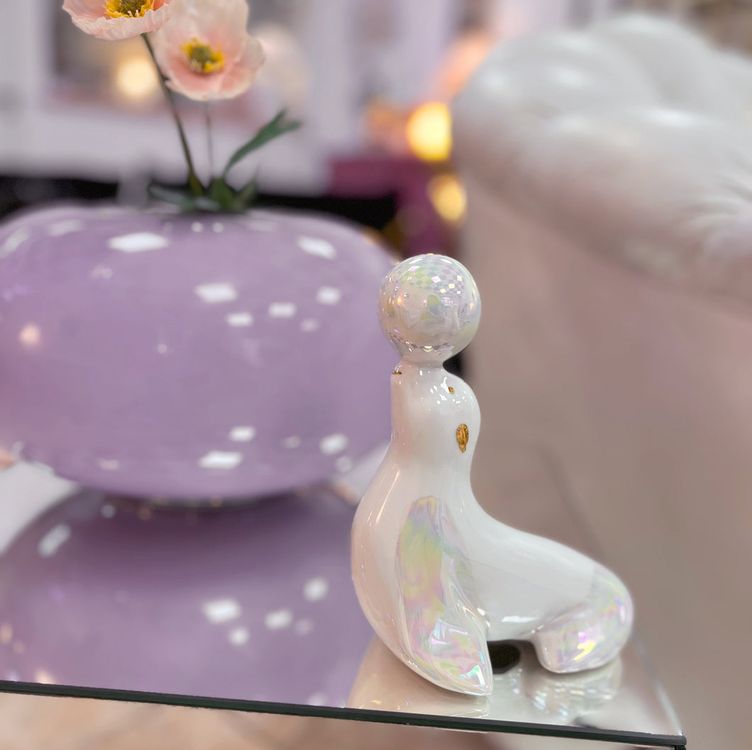 Statuette Otarie en Porcelaine Irisée – Italie, Années 70