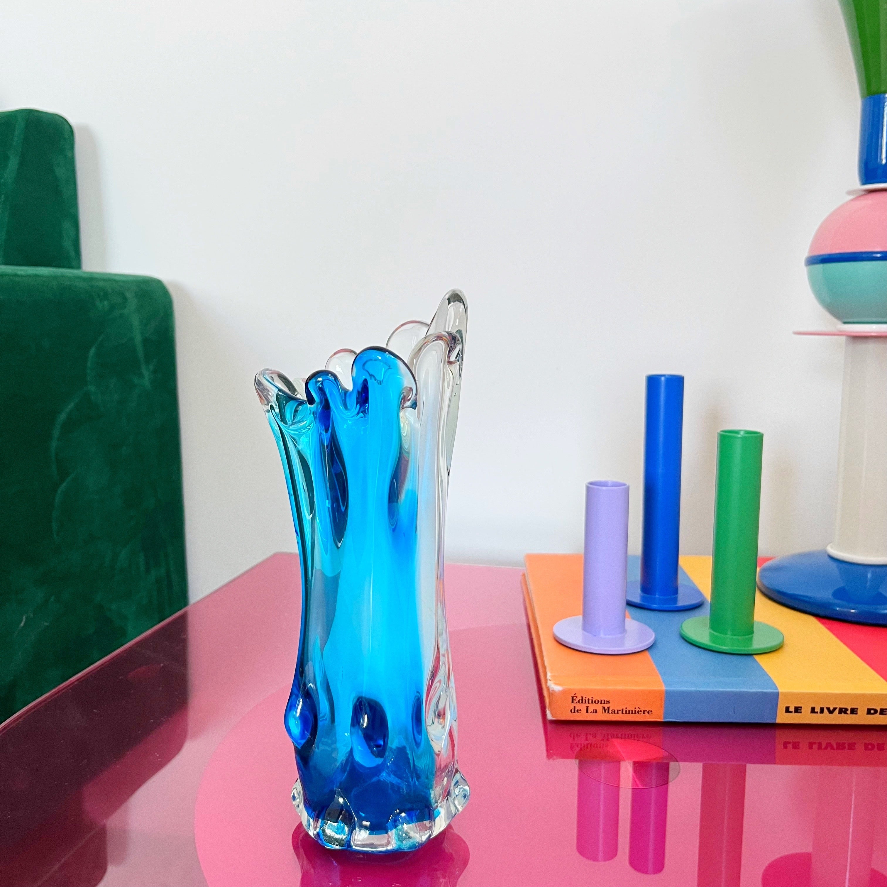 Vase en verre soufflé bleu