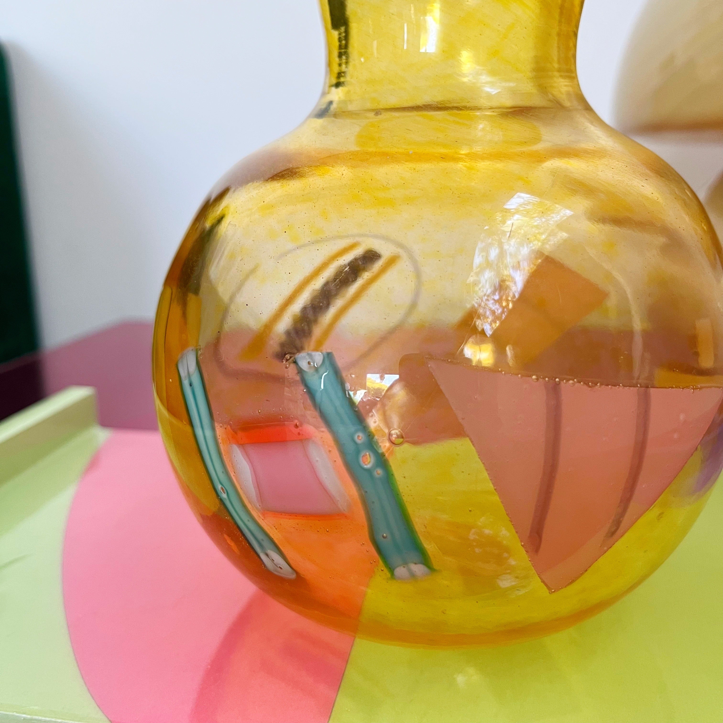 Vase motifs géométriques