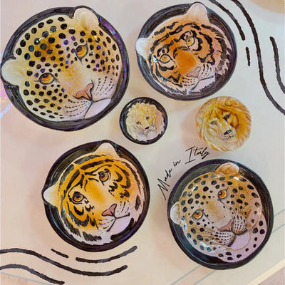 Service félins, ensemble de six assiettes en céramique italienne peintes à la main, années 70