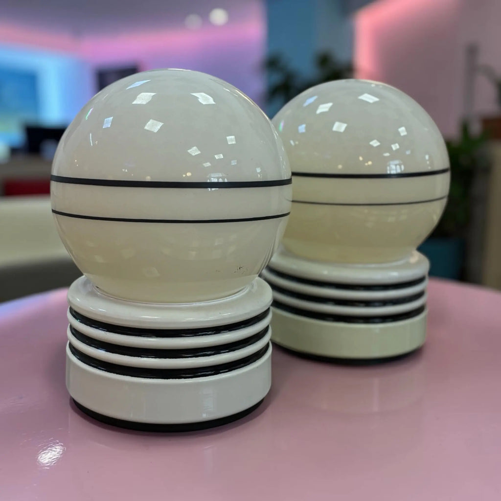 Paire de lampes Space Age italiennes, globe opalin, années 80