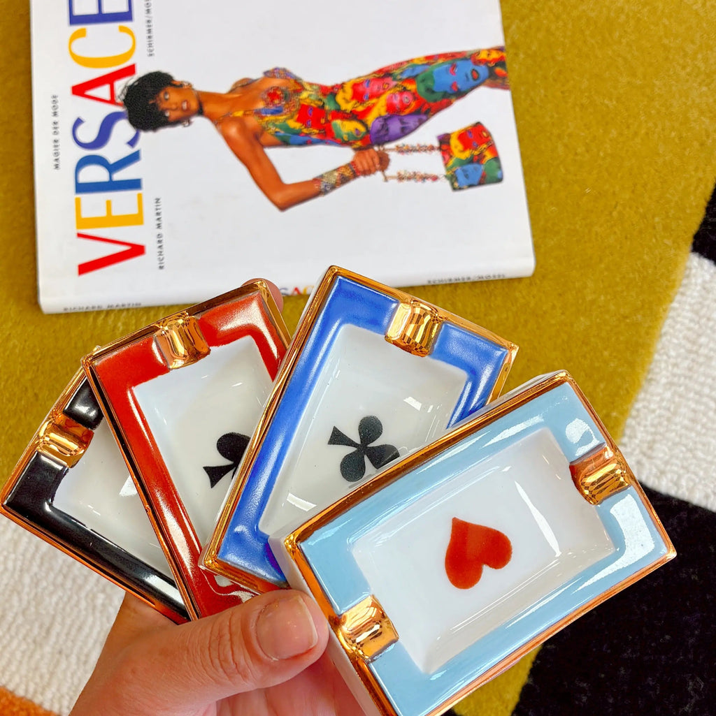 Set de 4 cendriers en porcelaine de Limoges cartes à jouer dorures, années 70