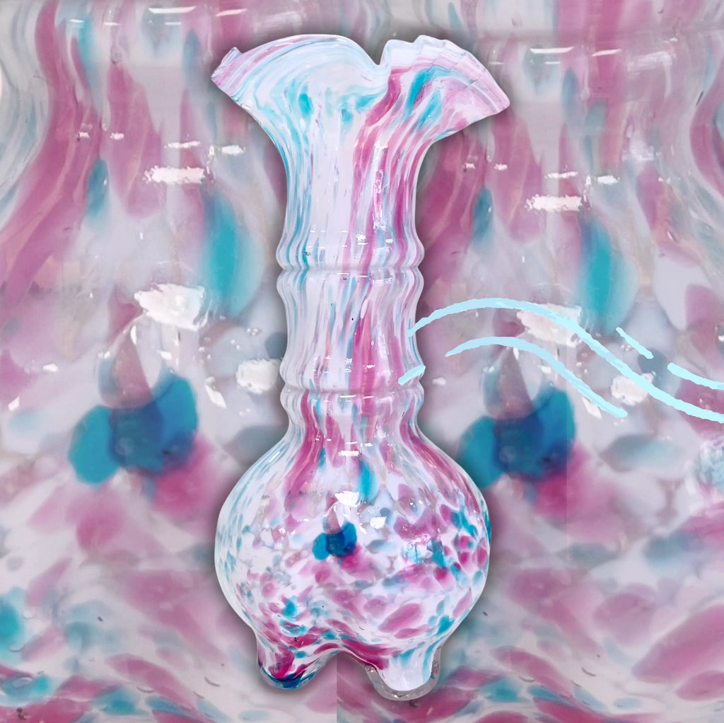 Vase moucheté rose et bleu col corolle, dans le goût du verre de Clichy