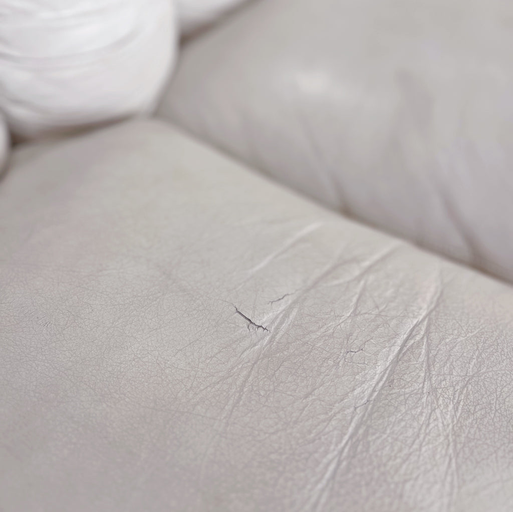 Ensemble canapé et fauteuil coquillage vintage en cuir blanc, années 70