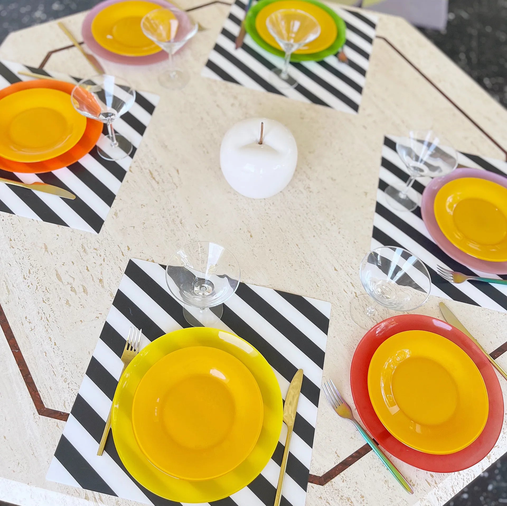 Assiettes à dessert vintage jaune made in France - Club Barbara