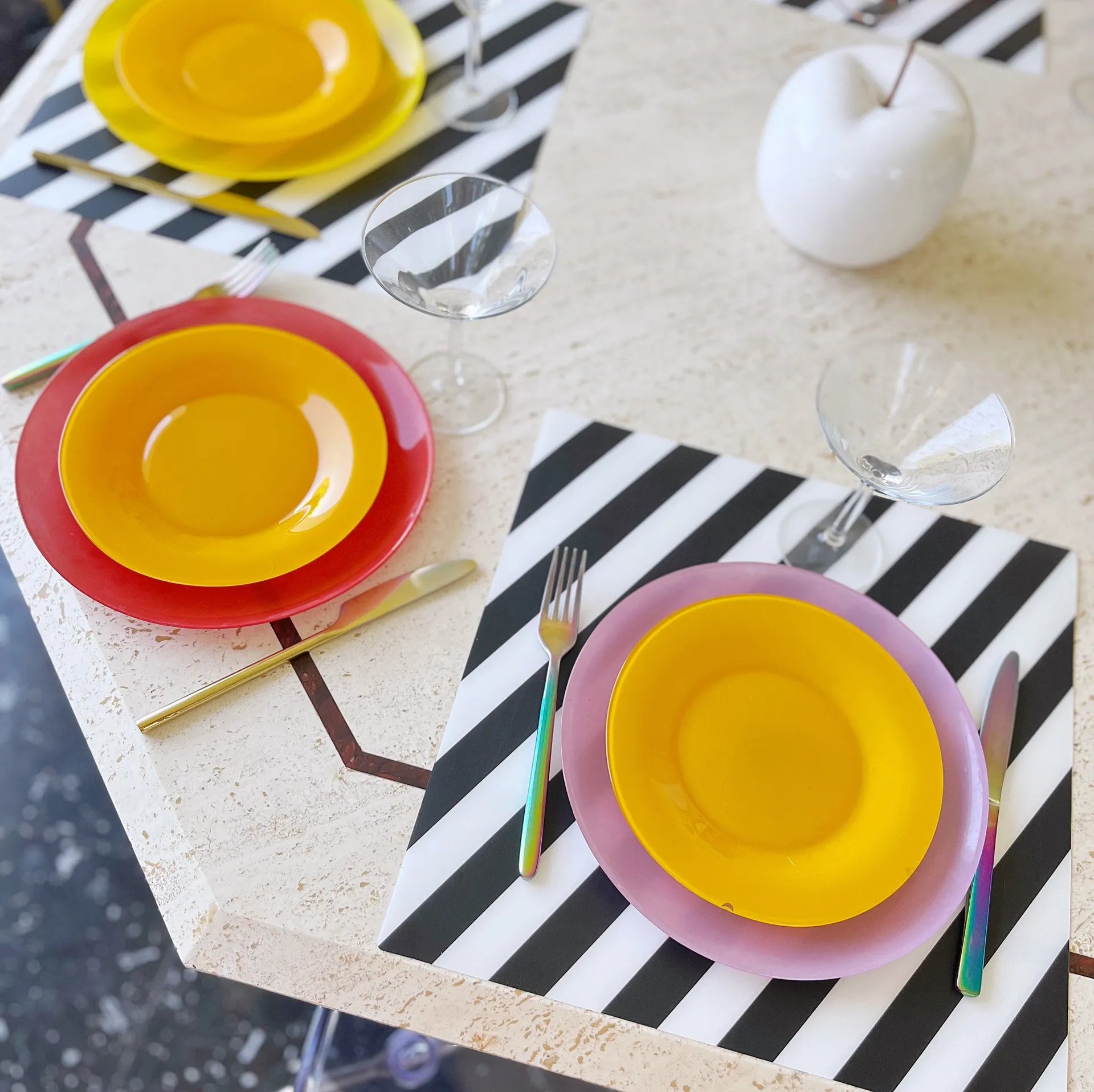 Assiettes à dessert vintage jaune made in France - Club Barbara
