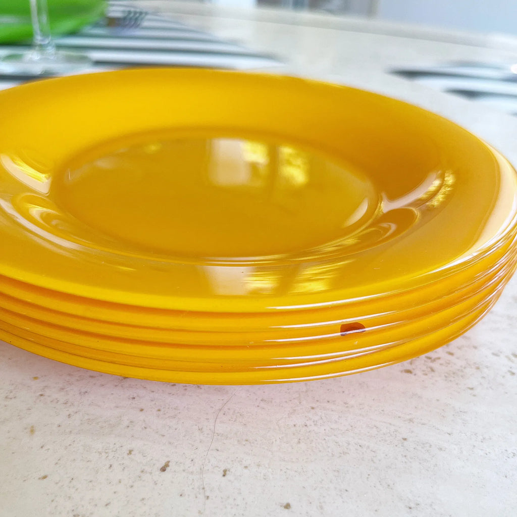 Assiettes à dessert vintage jaune made in France - Club Barbara