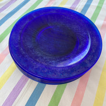 Load image into Gallery viewer, Vintage blue plate set
