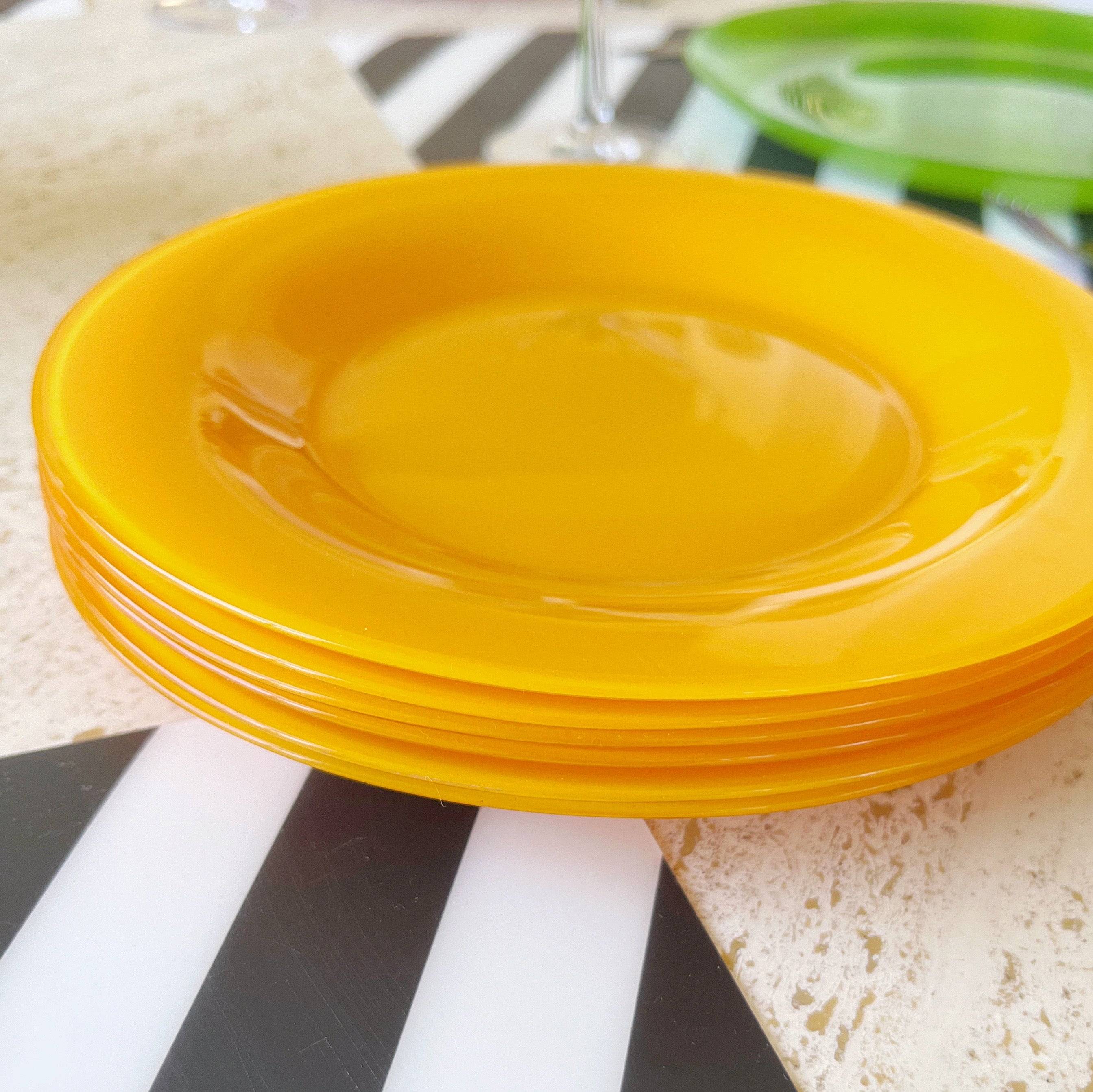 Assiettes à dessert vintage jaune made in France