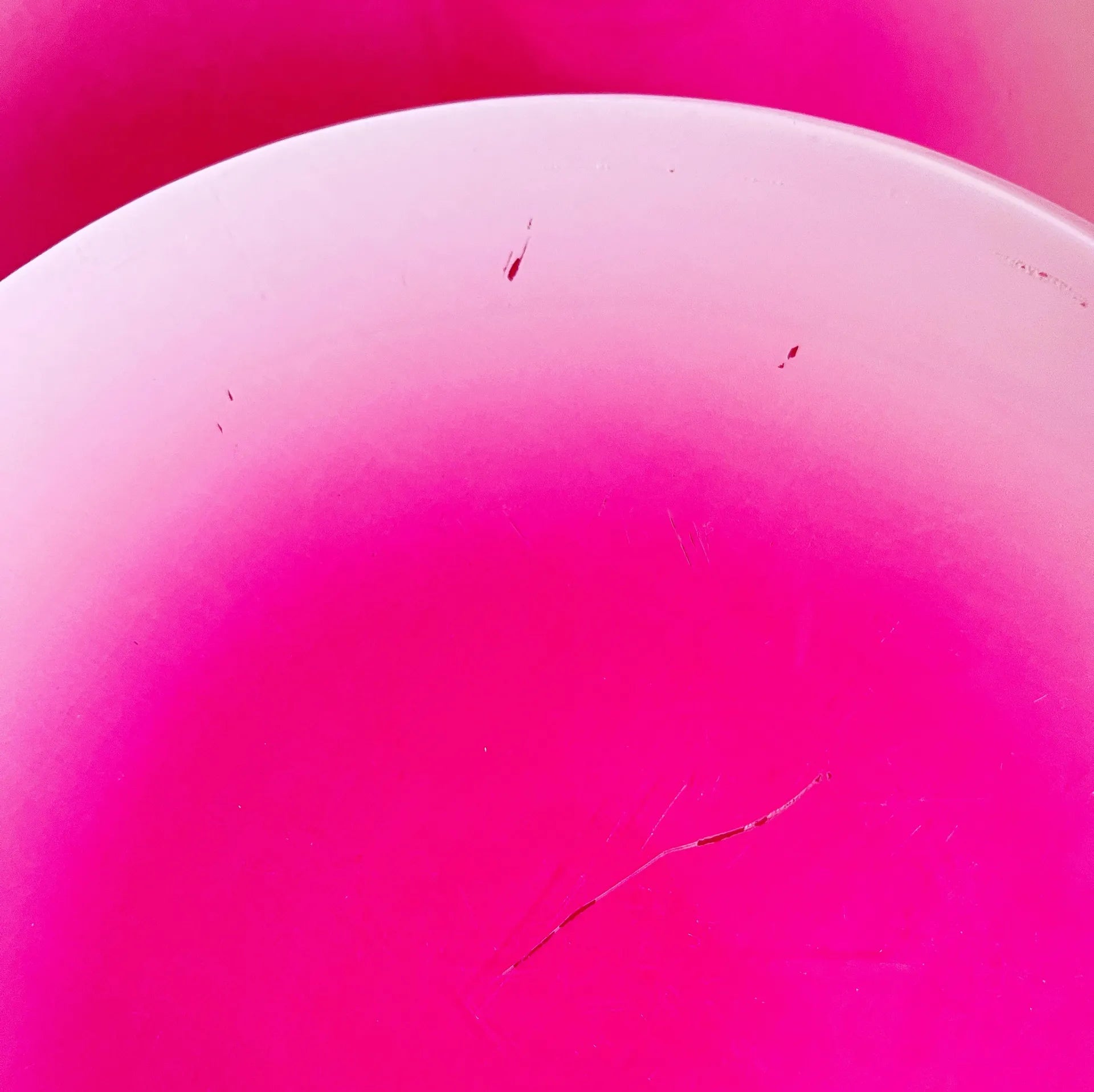 Assiettes gradient rose - Club Barbara