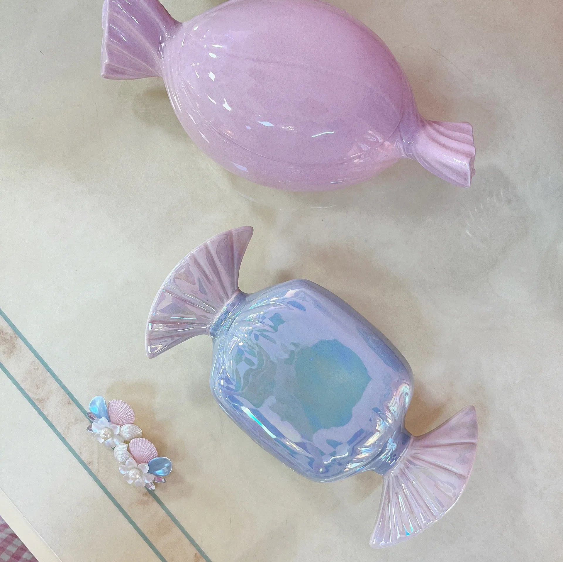 Boîte Bonbon en Porcelaine Iridescente – Italie, 70’s - Club Barbara