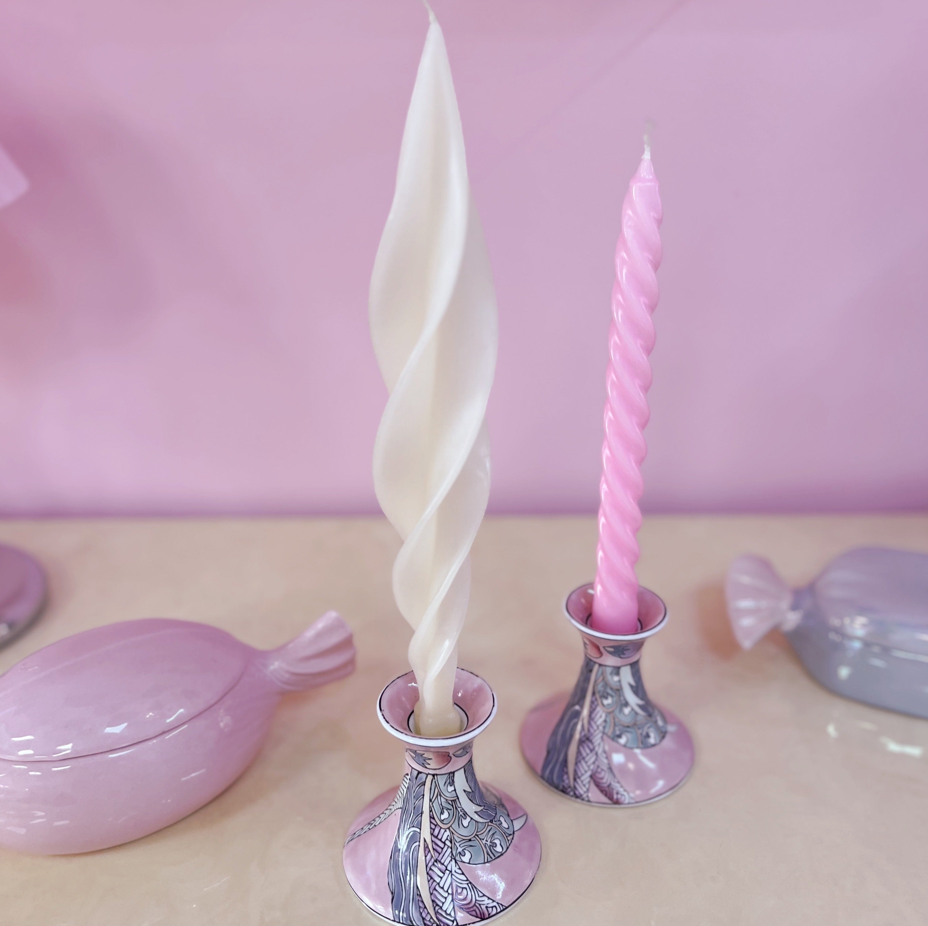 Paire de bougeoirs pastel, Porcelaine de Macao, années 80