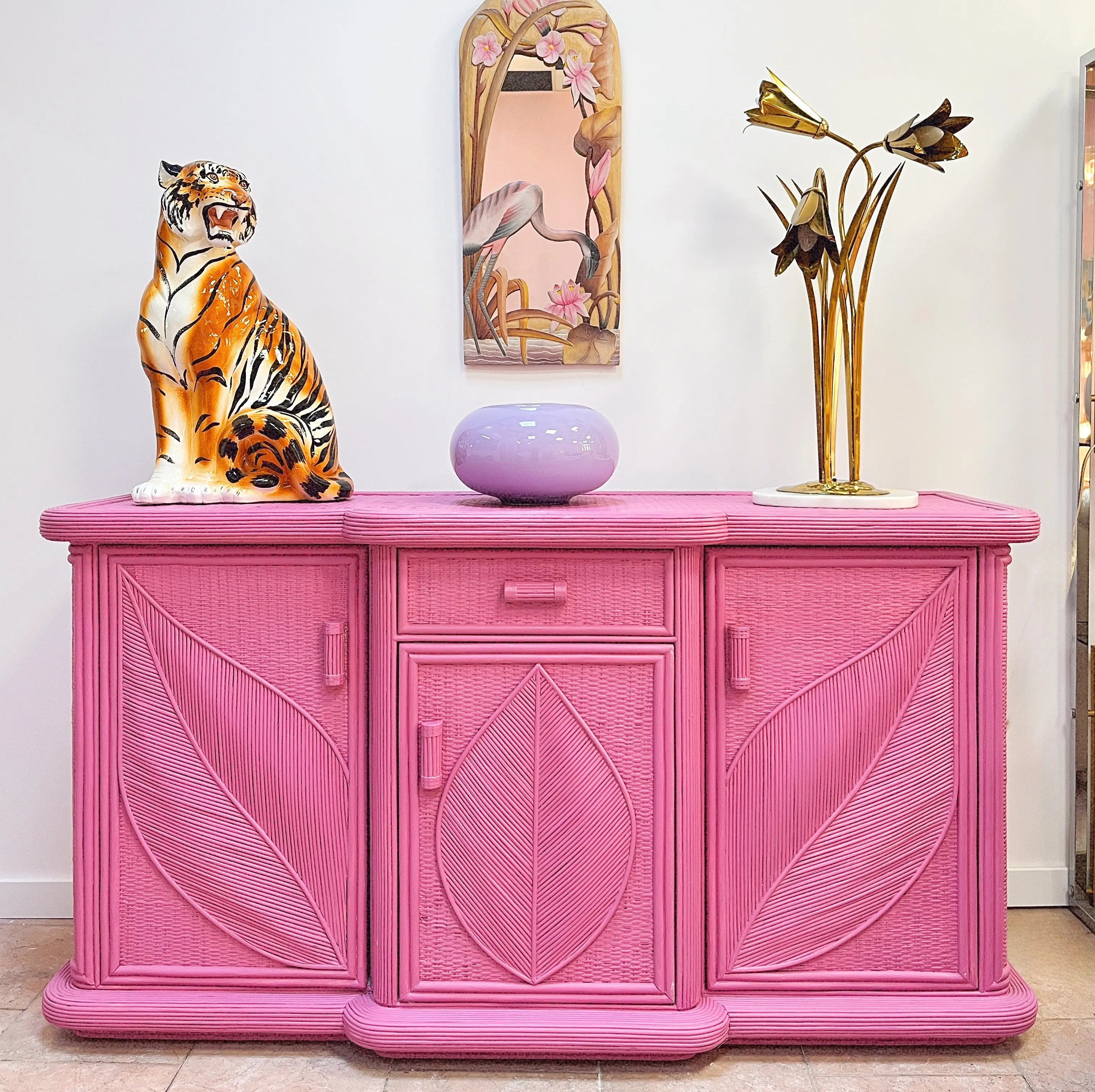 Buffet italien vintage en bambou et rotin rose fuchsia, Club Barbara
