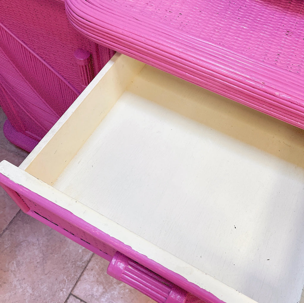 Buffet vintage en rotin rose fuchsia, Club Barbara
